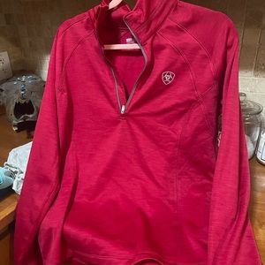 Woman’s Ariat Lightweight Pullover